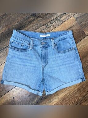 Light Wash Denim Levi Mid Length shorts